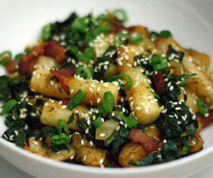 Rice Cakes with Kimchi, Bacon, and Spinach Recipe