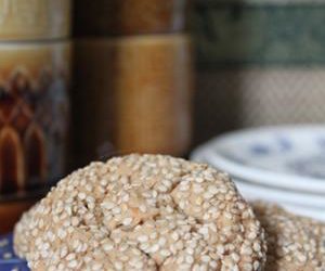 Peanut butter and sesame cookies