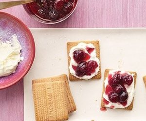 Cranberry Compote with Mascarpone and Cookies recipes