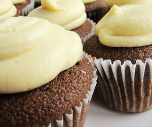 Chocolate Gingerbread Cupcakes with White Chocolate Cream Cheese Frosting