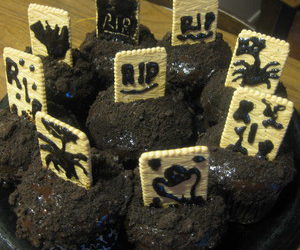 Graveyard Cupcakes