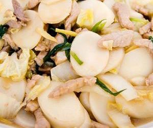 Chinese Stir-Fried Rice Cakes