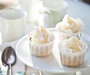 Lemon Coconut Cupcakes