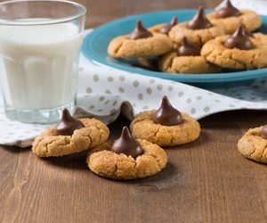 Peanut Butter Blossom Cookies