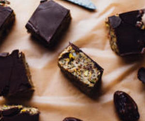 Hemp Tahini Date-Caramel Bars (Vegan, Glut