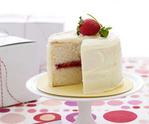 Vanilla Strawberry Cream Cakes