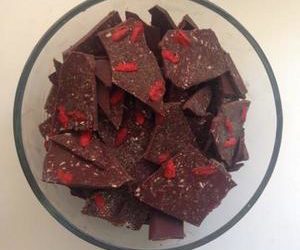 Raw Chocolate Bark with Goji’s, Hemp Seeds