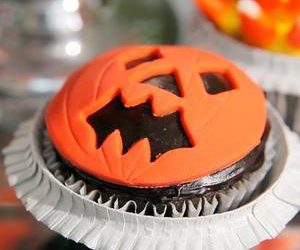 Jack-O-Lantern Cupcakes