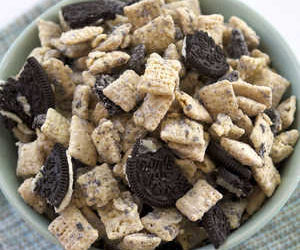 Cookies and Cream Puppy Chow