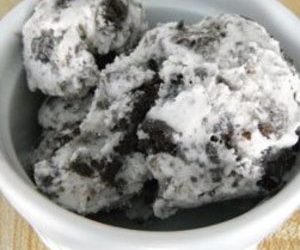 Easy Cookies ‘n’ Cream Ice Cream