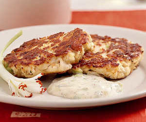 Creole Cakes with Sweet and Spicy Rémoulade Sauce