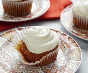 Pumpkin Cupcakes With Maple Buttercream Frosting