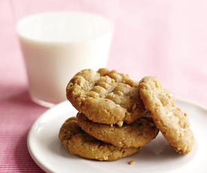 Crunchy Peanut Butter Cookies I