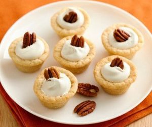 Pecan Cookie Cups with Maple Cream