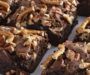 Brownies with Dulce de Leche, Pecans and Pretzels recipes