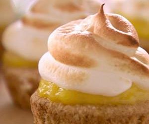 Bek’s Lemon Meringue Tea Cakes