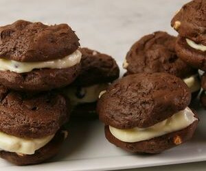 Cookies ‘N’ Creme Whoopie Pies