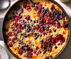 Baked Oatmeal for a Crowd with Berries and Seeds