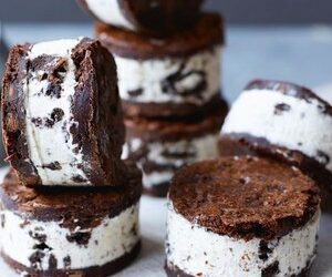 Brownie Ice-Cream Sandwich