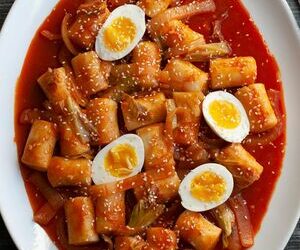 Tteokbokki (Spicy Korean Rice Cakes)