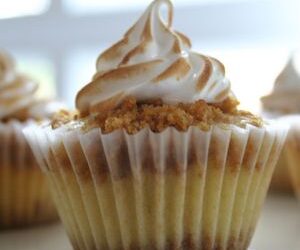 Key Lime Cupcakes with Lime Curd